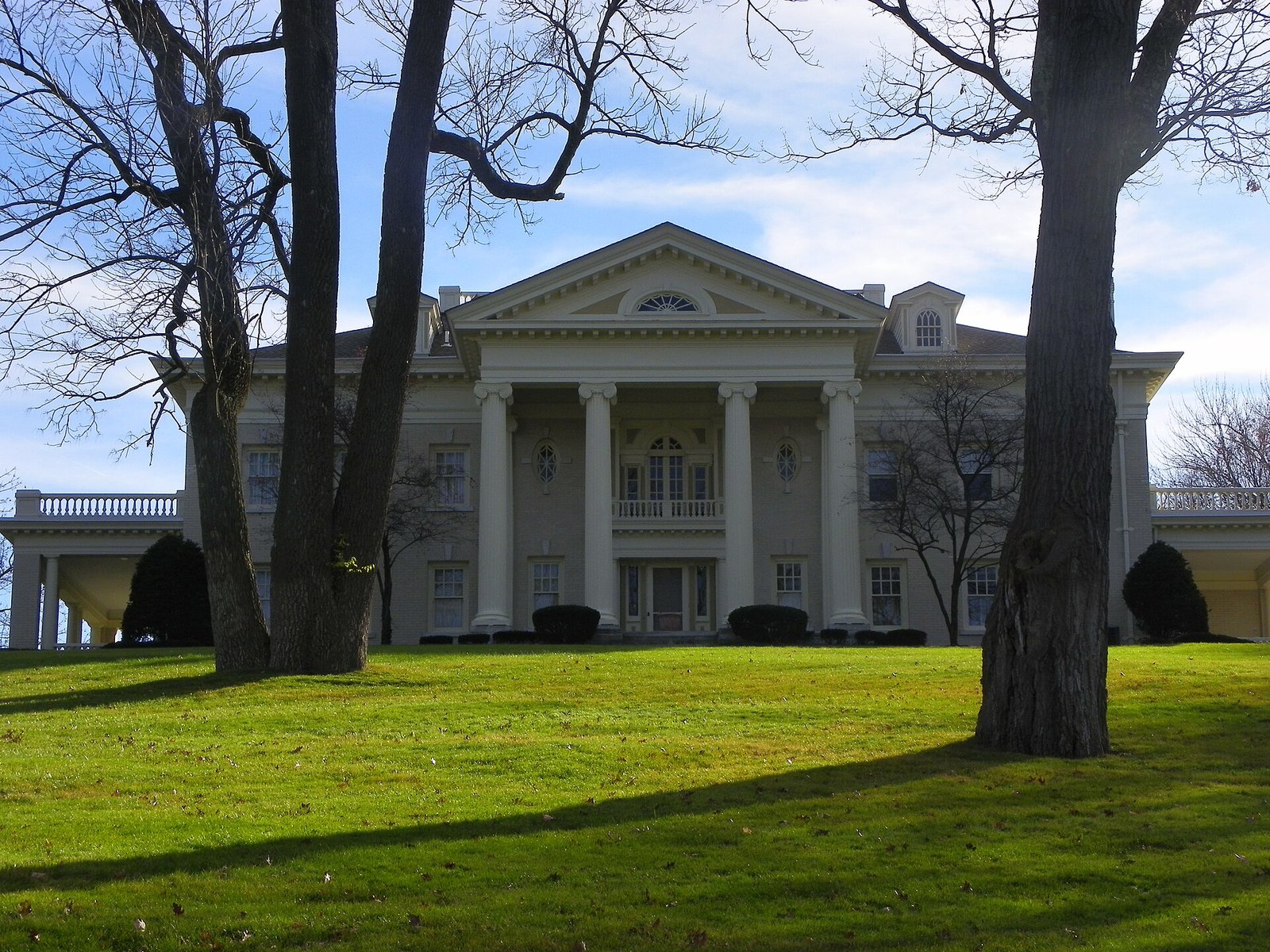 Hawthorn Hill, Oakwood